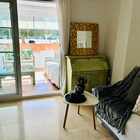 Con Piscina Privada En Primera Linea De Playa Вилла Торремолинос