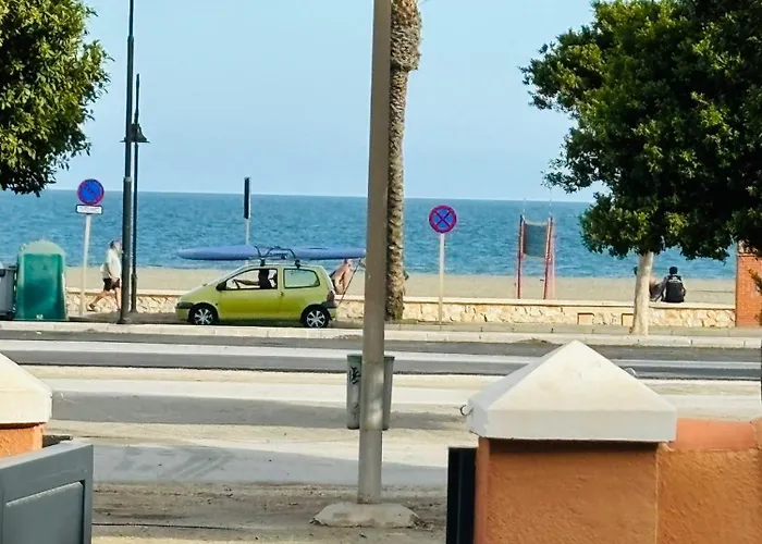 Villa Con Piscina Privada En Primera Linea De Playa