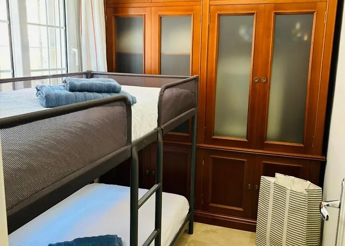 Con Piscina Privada En Primera Linea De Playa