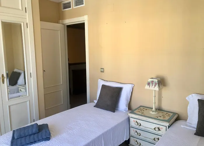 Con Piscina Privada En Primera Linea De Playa *