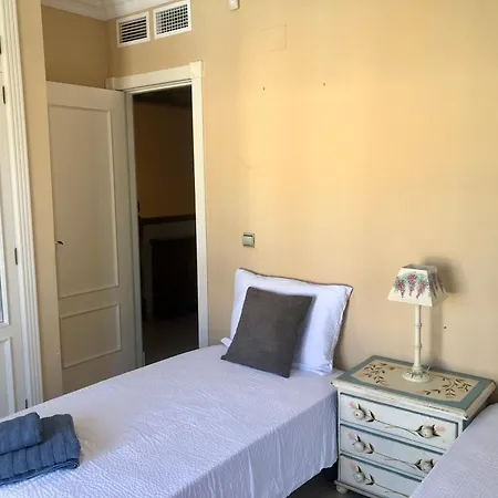 Con Piscina Privada En Primera Linea De Playa *