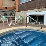 Con Piscina Privada En Primera Linea De Playa