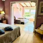 Con Piscina Privada En Primera Linea De Playa Villa