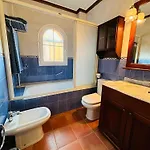 Villa Con Piscina Privada En Primera Linea De Playa *