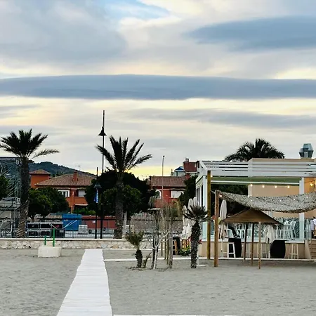 别墅 Con Piscina Privada En Primera Linea De Playa *