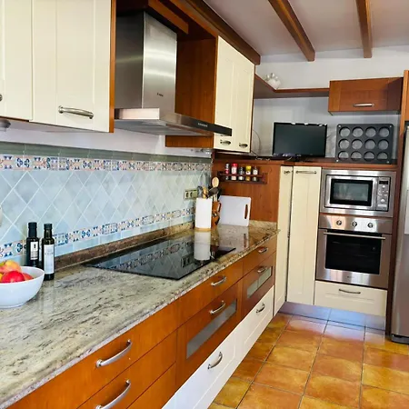 Con Piscina Privada En Primera Linea De Playa توريمولينوس