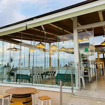 Con Piscina Privada En Primera Línea De Playa * Torremolinos