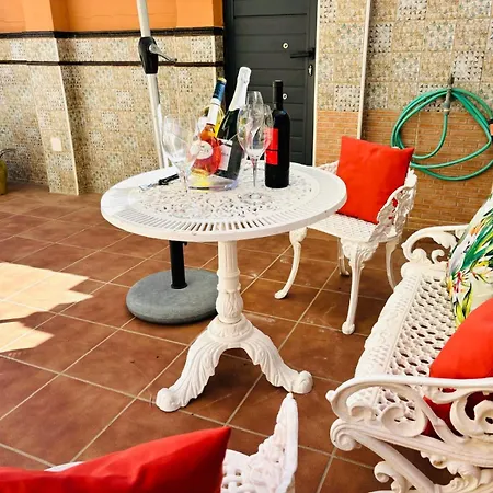 Con Piscina Privada En Primera Linea De Playa 托雷莫利诺斯