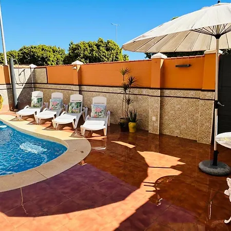 Con Piscina Privada En Primera Linea De Playa 别墅 托雷莫利诺斯