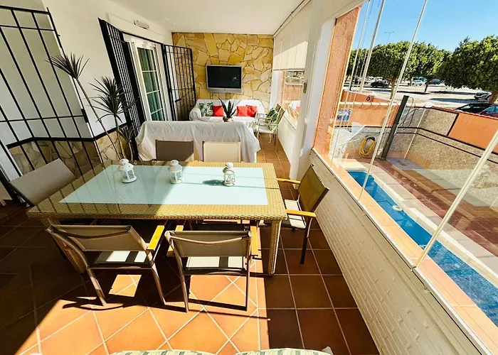 Villa Con Piscina Privada En Primera Linea De Playa *
