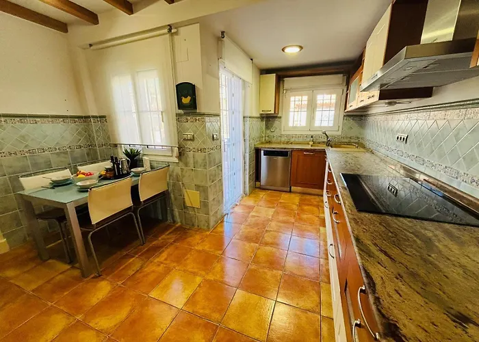 Con Piscina Privada En Primera Línea De Playa Villa