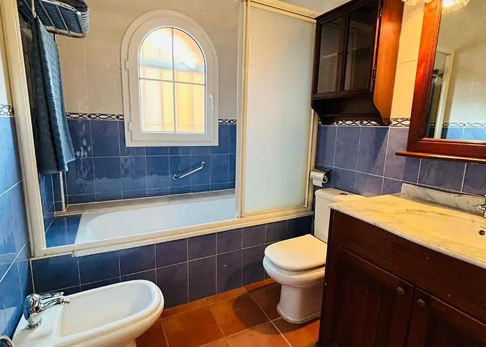 Villa Con Piscina Privada En Primera Línea De Playa *