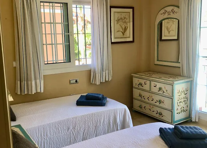 Con Piscina Privada En Primera Linea De Playa Villa *