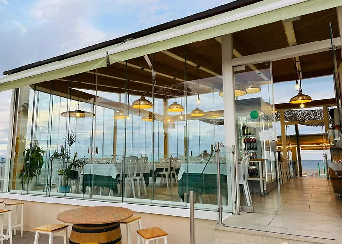 Con Piscina Privada En Primera Línea De Playa * Torremolinos