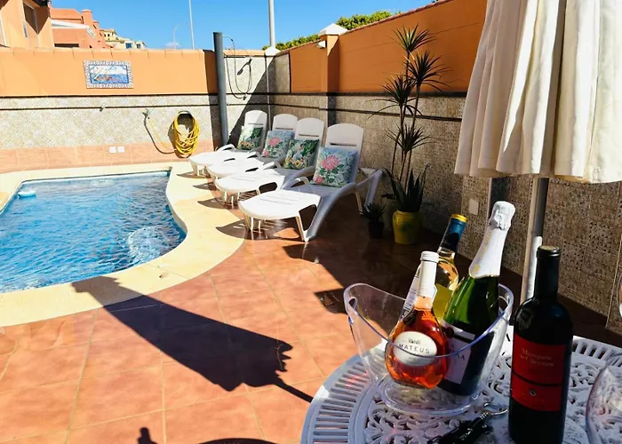 Con Piscina Privada En Primera Linea De Playa * Torremolinos