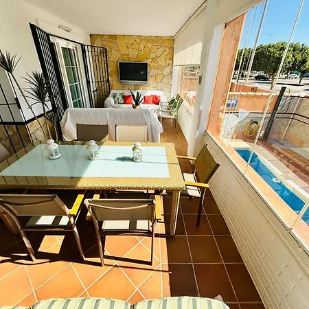 Villa Con Piscina Privada En Primera Linea De Playa *