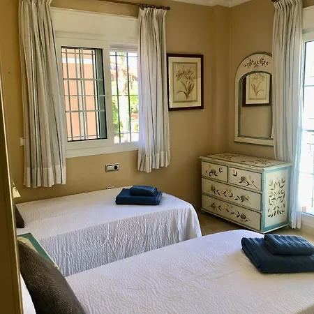 Con Piscina Privada En Primera Linea De Playa Villa *