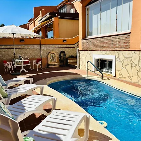 Villa Con Piscina Privada En Primera Linea De Playa *