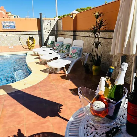 Con Piscina Privada En Primera Linea De Playa * Torremolinos